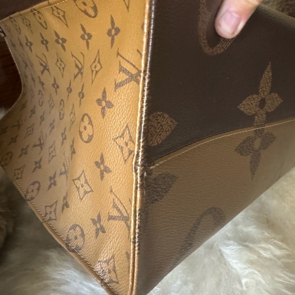 Louis Vuitton OnTheGo GM Reverse Monogram - Picture 7 of 14